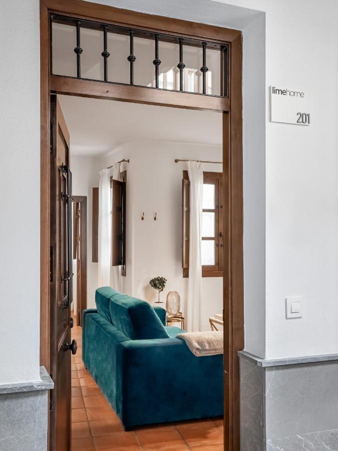 Limehome Granada Calle Santa Ana Bagian luar foto