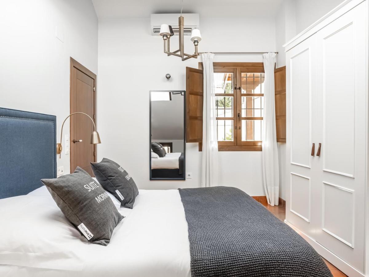 Limehome Granada Calle Santa Ana Bagian luar foto