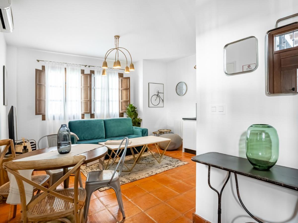 Limehome Granada Calle Santa Ana Bagian luar foto