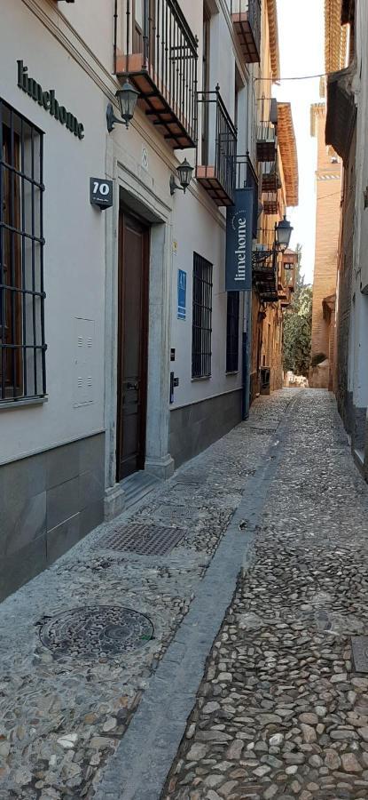 Limehome Granada Calle Santa Ana Bagian luar foto